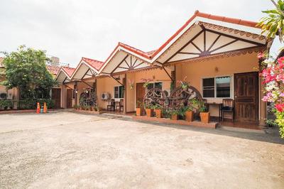 654 Samanmit Inn Hotel