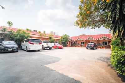 654 Samanmit Inn Hotel