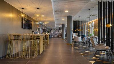 Holiday Inn - the niu, Ridge Halle Central Station