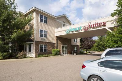 Smart Suites Ascend Hotel Collection