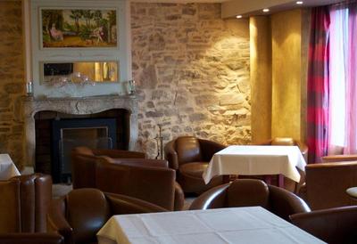 Logis Hôtel Les Pages Rest. Le Petit Comptoir