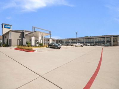 Americas Best Value Inn & Suites Northeast Houston