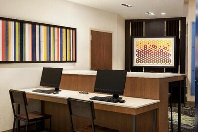 Holiday Inn Express & Suites Beaver Dam