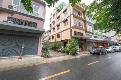 935 The Palm Apartment