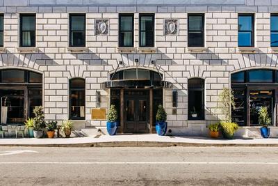 The Drayton Hotel Savannah, Curio Collection by Hi