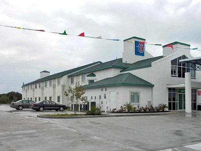 Motel 6 Sinton, TX