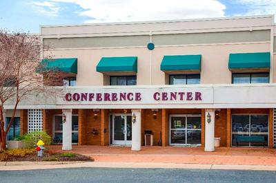 Clarion Hotel Suites Convention Center
