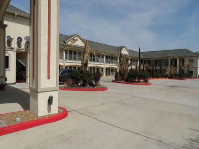 America's Inns & Suites Willowbrook