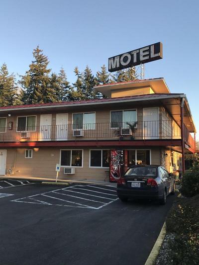 Smokey Point Motor Inn