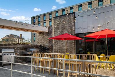 Home2 Suites Des Moines at Drake University