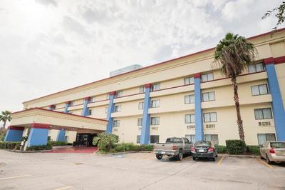 OYO Townhouse Houston Airport North