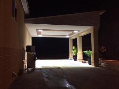 Lotus Inn And Suites