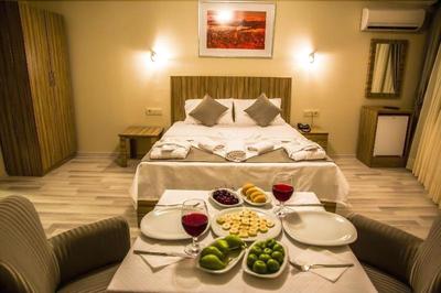 Berlin Otel Niayantaaya