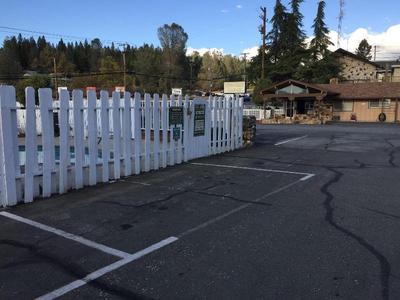 Holiday Lodge