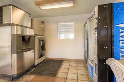 Motel 6 Las Vegas, NV – I-15 Stadium
