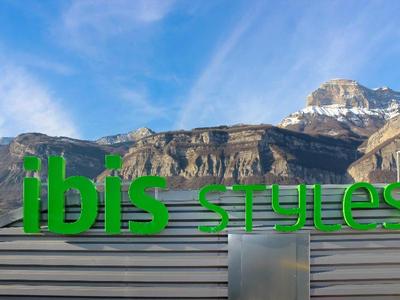 ibis Styles Crolles Grenoble A41