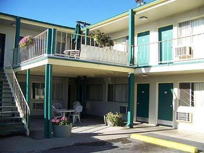 Holiday Lodge