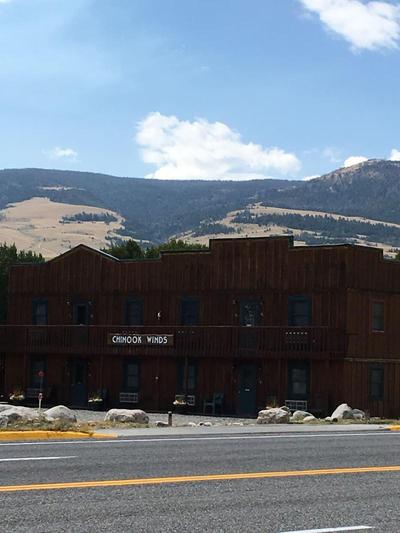 Chinook Winds Motel