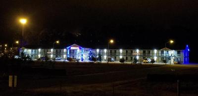 Suburban Inn