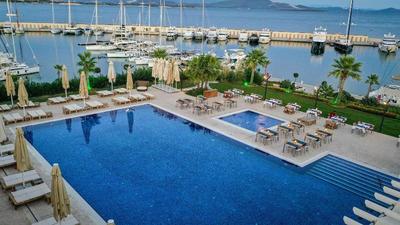 Yacht Club