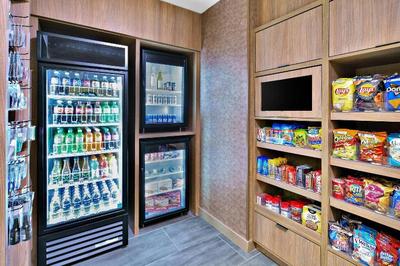 Fairfield Inn & Suites by Marriott Columbus New Al