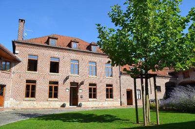 Le Domaine Des Cigognes