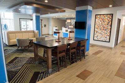 Holiday Inn Express & St Louisville Jeffersonville
