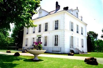 Logis Hostellerie Le Chatel