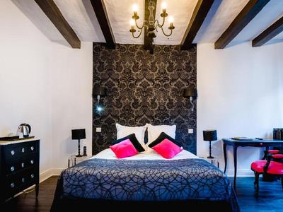 Logis Hotel Restaurant Le Cheval Blanc Blere