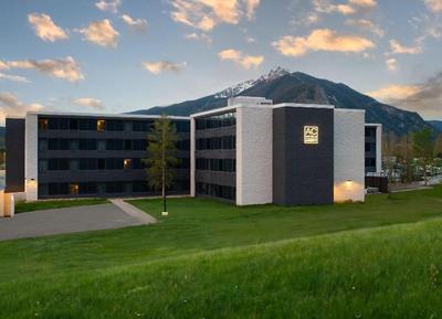Summit Suites