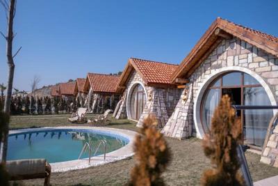 Iznik Tas Mahal Hobbit Evleri