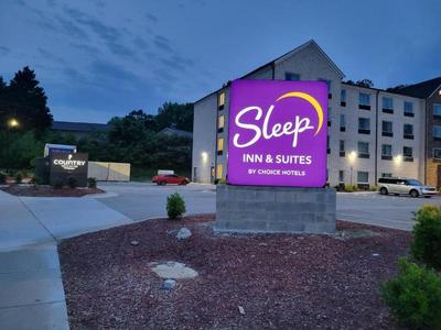 Sleep Inn & Suites - Coliseum Area Greensboro