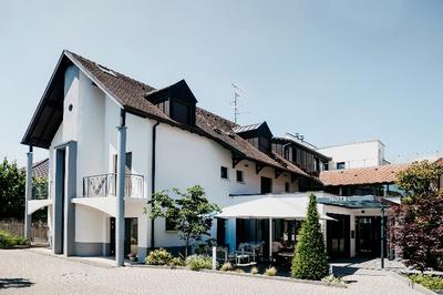 Logis Hotel Au Lion Rouge