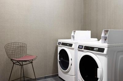 Courtyard by Marriott Denver Aurora
