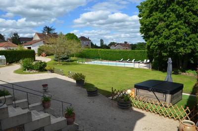 Logis Hôtel Domaine du Cheval Blanc 