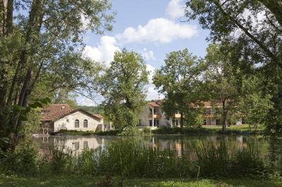 Logis Hotel la Source Bleue
