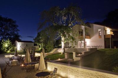 Logis Hotel la Source Bleue