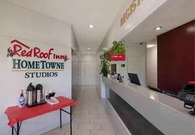 HomeTowne Studios Vero Beach - I-95