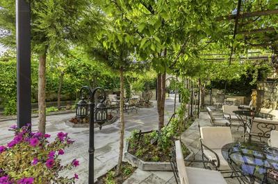 Helen Cave Suites