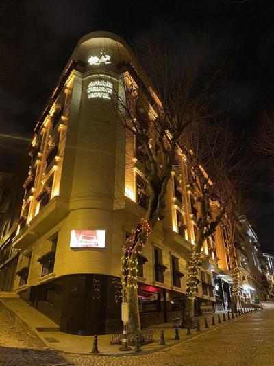Aprilis Deluxe Hotel