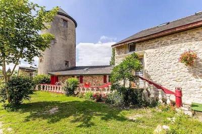 Le Moulin Des Tra Ans