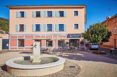 Le Place Neuve