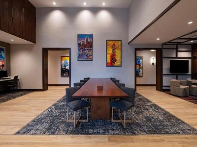 Hyatt Place Austin / Lake Travis / Four Points