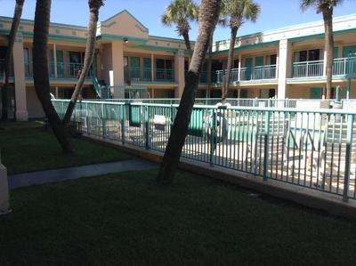Royal Palace Inn & Suites