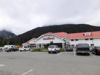 Summit Inn
