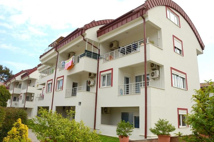 Monna Roza Family Suit