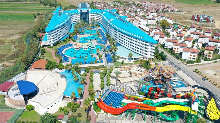 Crystal Admiral Resort Suites & Spa Hotel