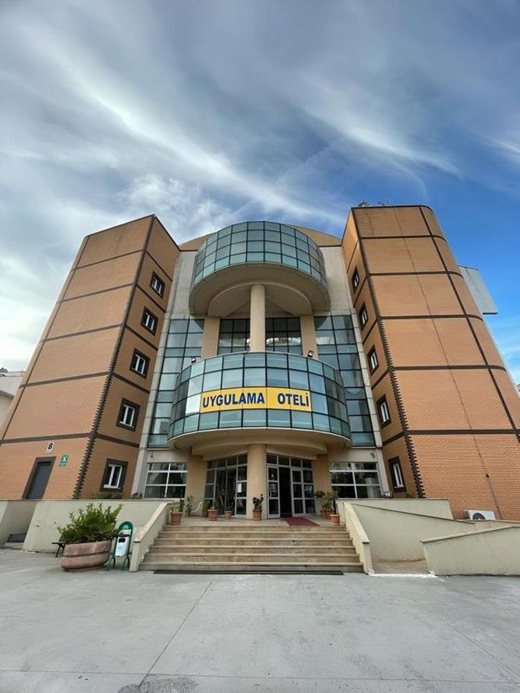 Selahaddin Eyyubi Uygulama Oteli