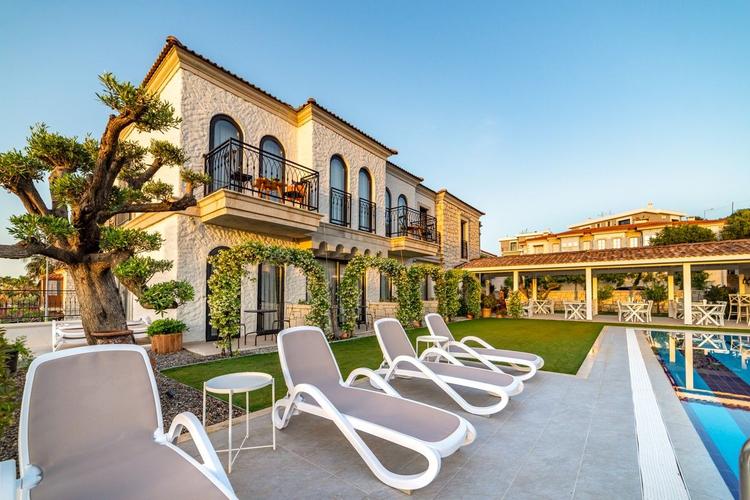 Cemal Alaçatı Butik Hotel