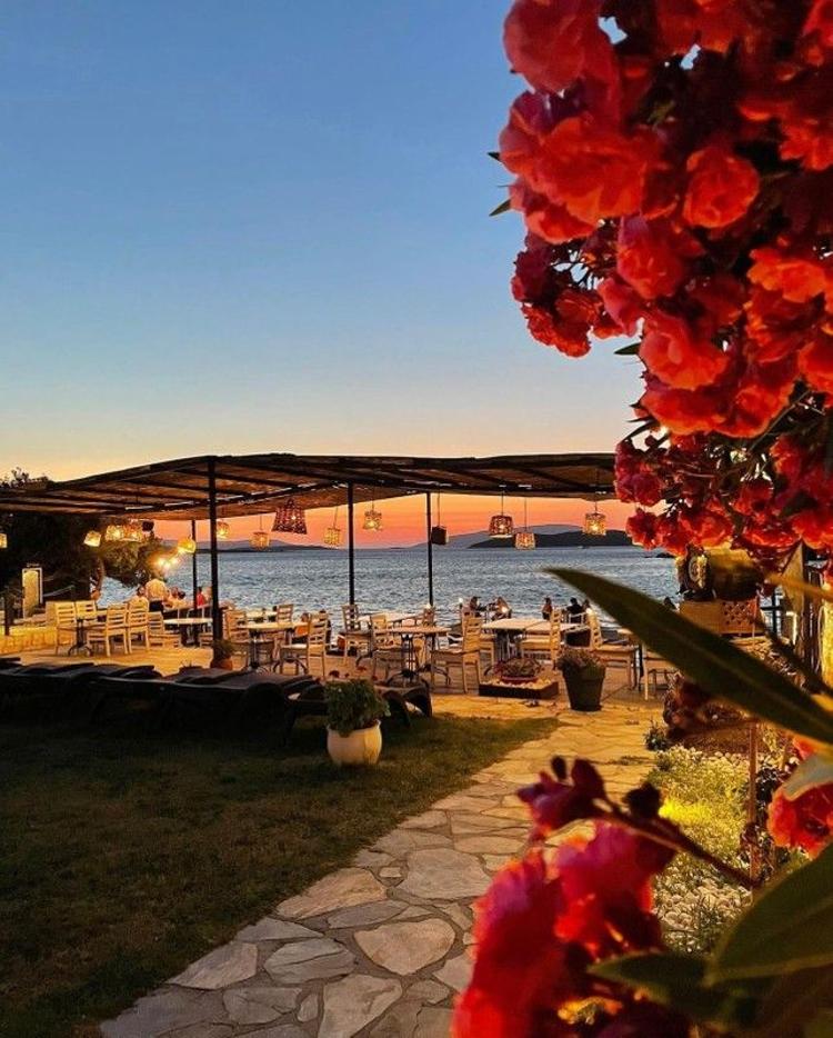 Erythros Boutique Hotel